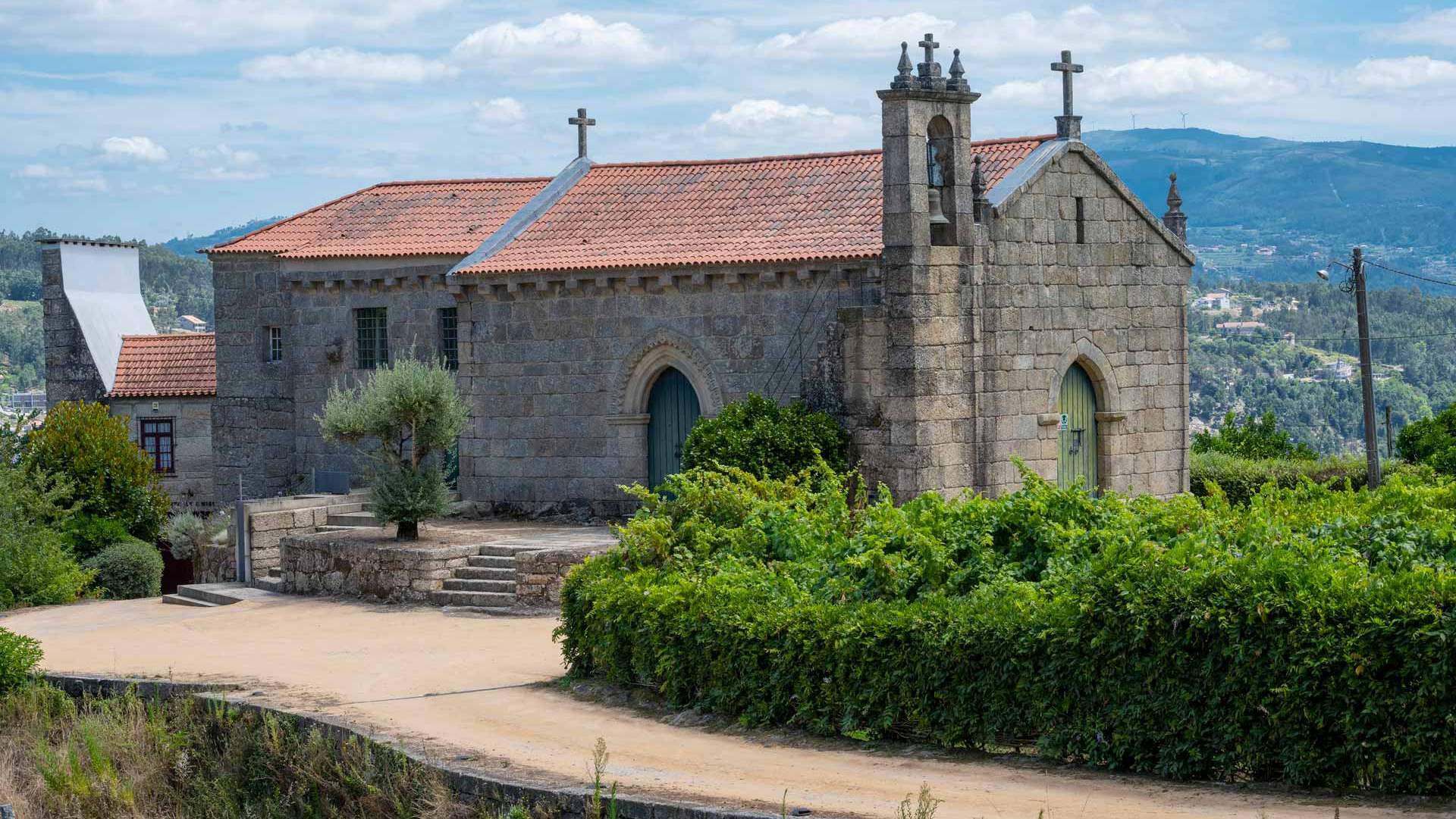 Igreja de Sao Miguel Entre os Rios.original